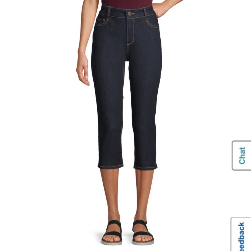 NWT Cropped Dark Wash Jeans 👖